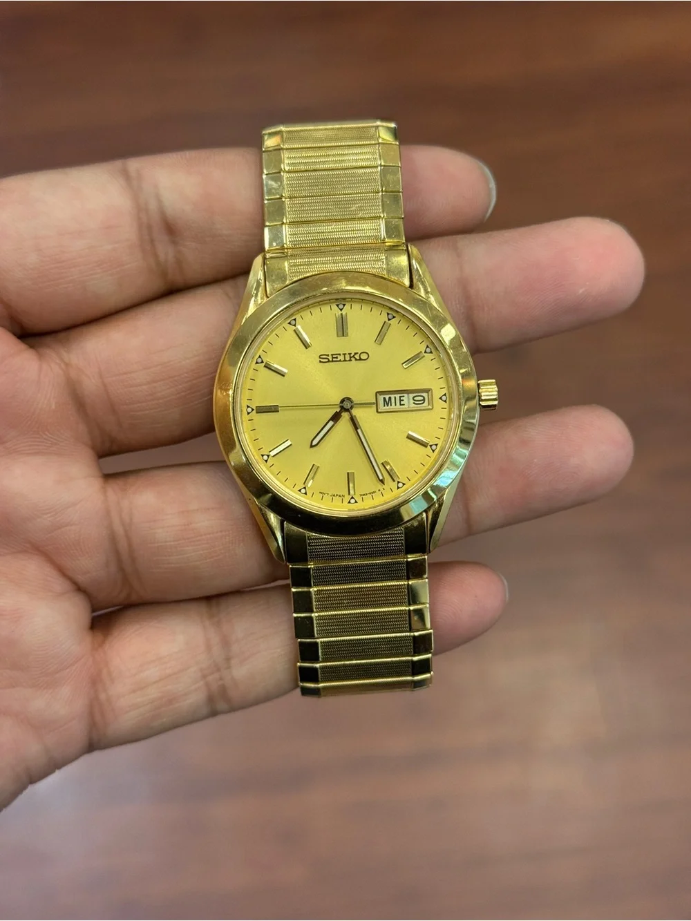 Seiko vintage mens adjustable strap Gold Watch with Gold Dial daydate watch